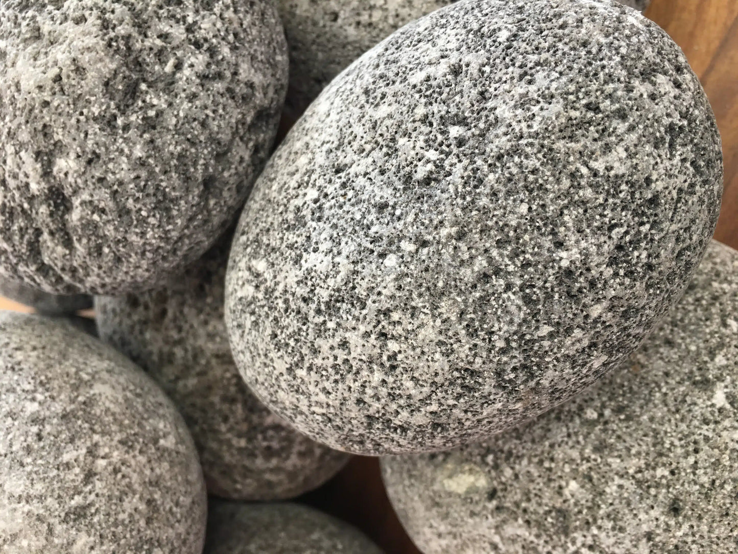 Aquarium Coarse Lava Rock for Aquascaping & Planted Tanks | Natural Decorative Stone | 5kg, 10kg, 15kg & 20kg Packs