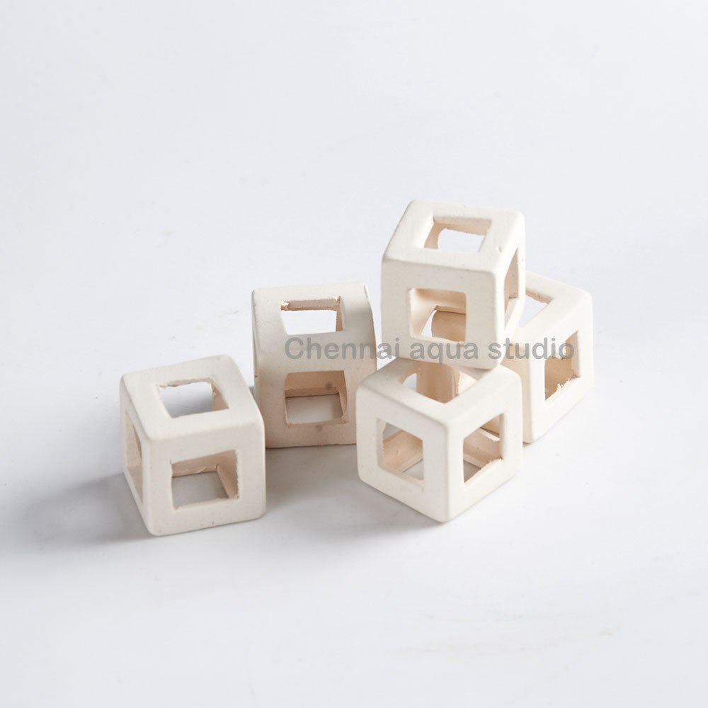 CubeOne Shrimp Mini Cubes White – 5 Pack Ceramic Shrimp Hideout for Aquarium Breeding & Shelter (2cm)
